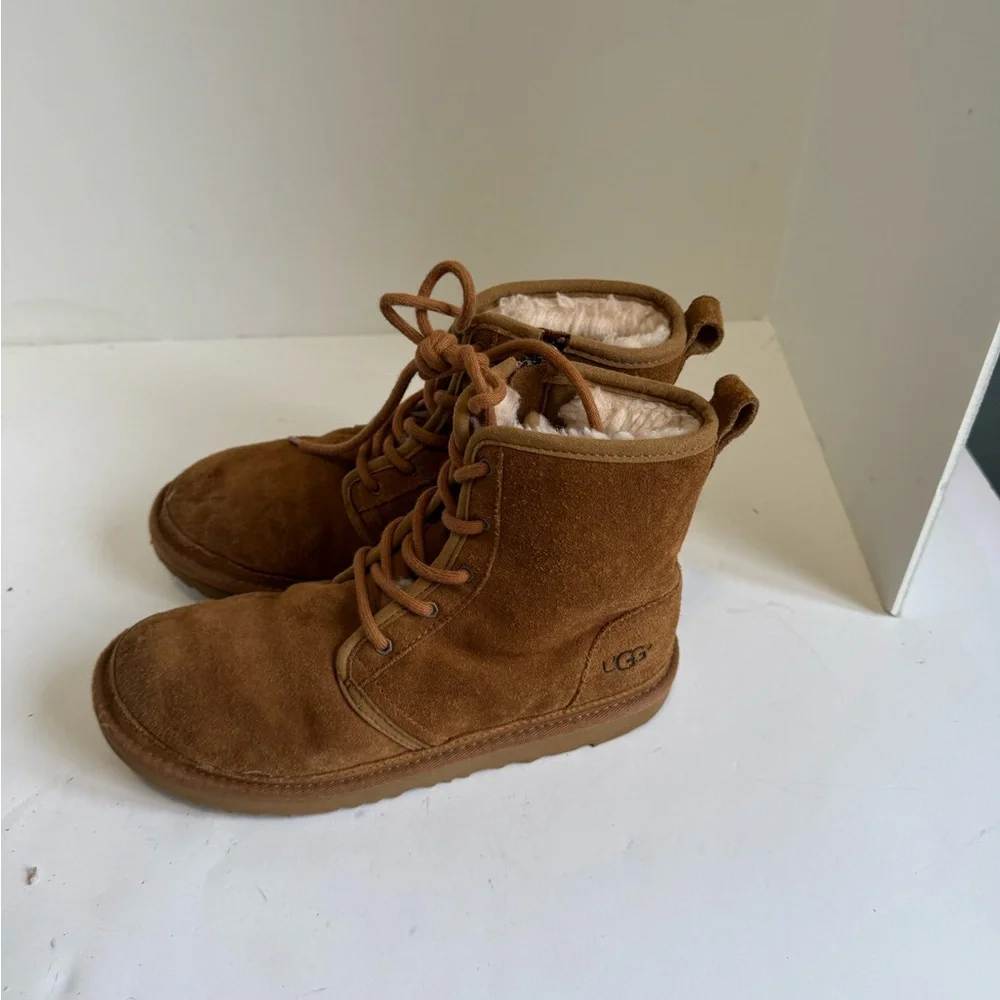 UGG Harkley Water Resistant Winter Chestnut Size 6
